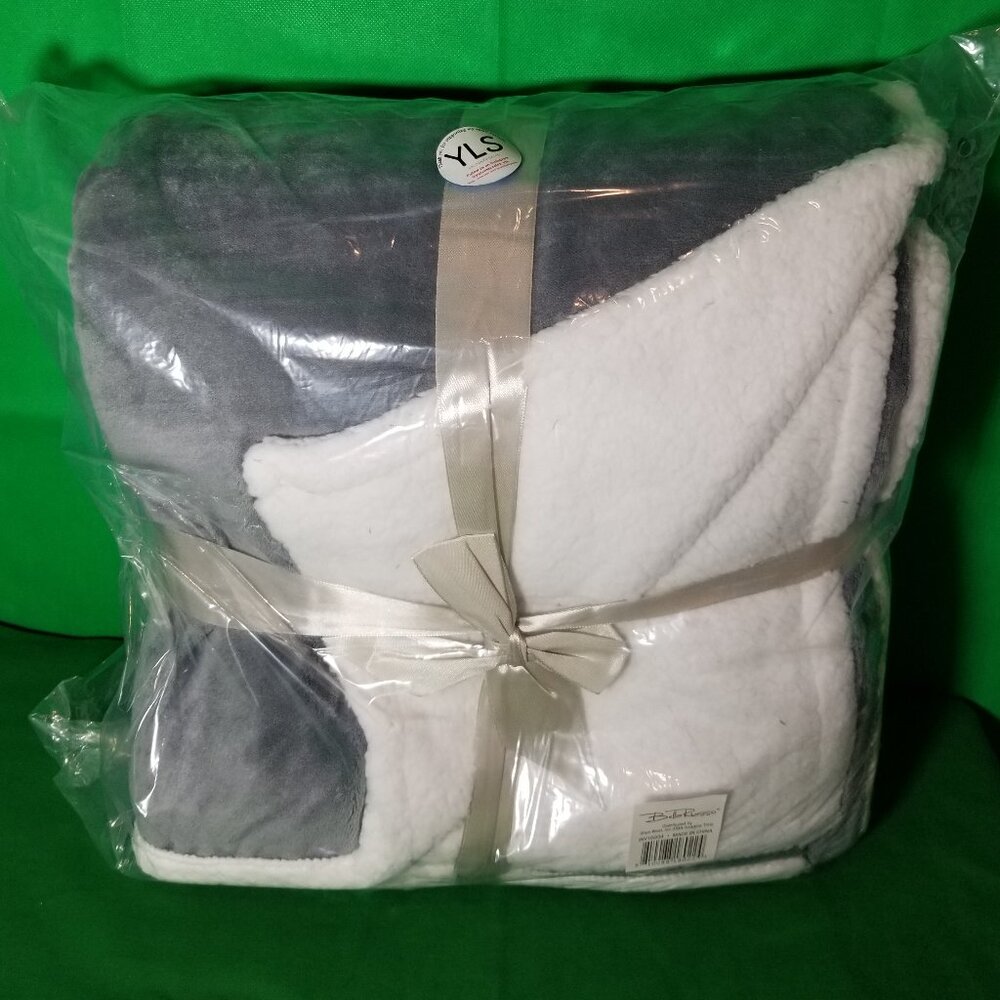 Bella Russo Dark Gray Fleece 59x76 Blanket Soft Cozy Warm Fireplace Throw